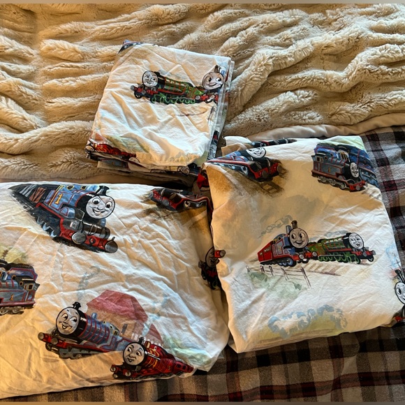 Pottery Barn Kids Thomas and Friends Sheet Set - Picture 1 of 2